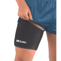 Mueller Adjustable Thigh Support - detail view